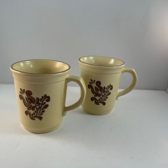 Pfaltzgraff Village Coffee Mugs Tea Cups Lot of 2 Made in USA No Crazing! - Picture 3 of 10